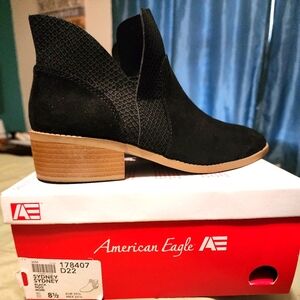 American Eagle Sydney style boots 8.5 blk